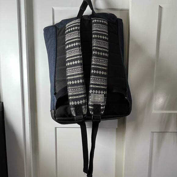 HEX Navy Zippered Backpack DT8919 • Pre-owned - Picture 3 of 10